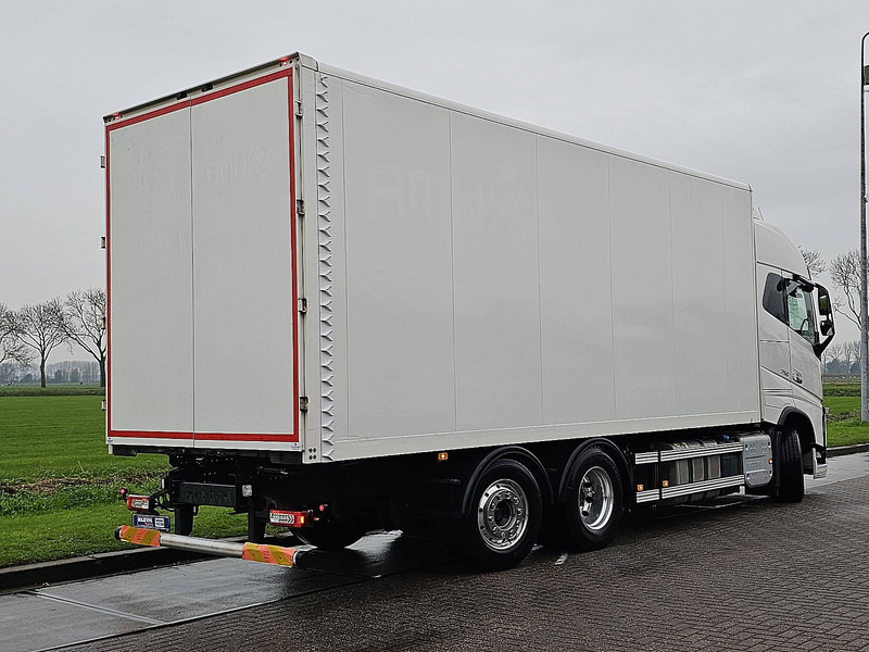 Volvo FH 16.750 6X2*4 4 SEATS 154TKM - Kamion sa zatvorenim sandukom: slika 3 Volvo FH 16.750 6X2*4 4 SEATS 154TKM - Kamion sa zatvorenim sandukom: slika 3