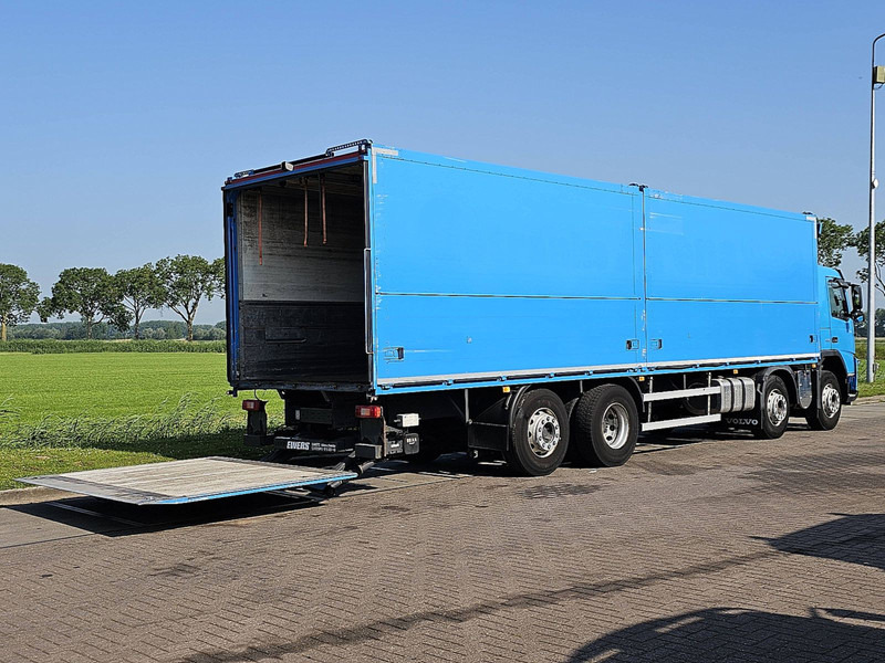 Volvo FM 11.330 8X2 BÄR 2000KG LIFT - Kamion sa zatvorenim sandukom: slika 3 Volvo FM 11.330 8X2 BÄR 2000KG LIFT - Kamion sa zatvorenim sandukom: slika 3