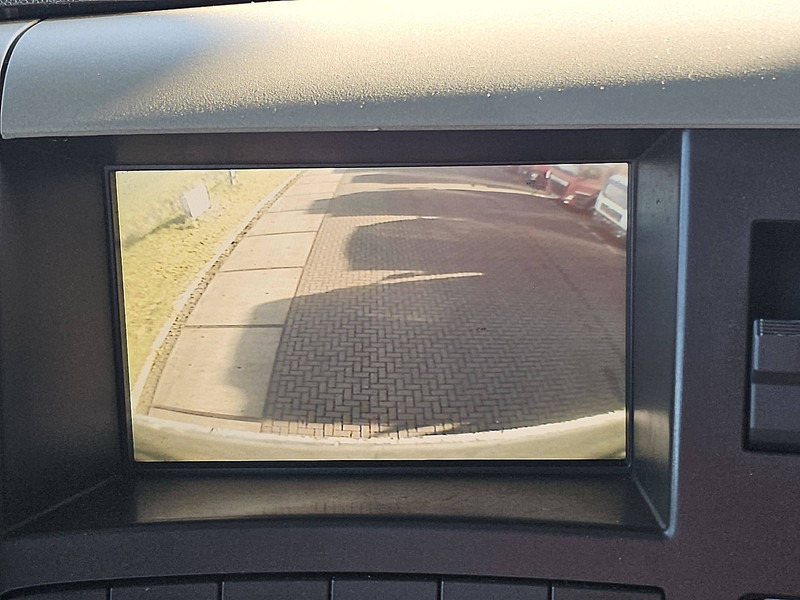 Hladnjača Volvo FM 330 6X2 FRIGOBL. LIFT: slika 11 Hladnjača Volvo FM 330 6X2 FRIGOBL. LIFT: slika 11