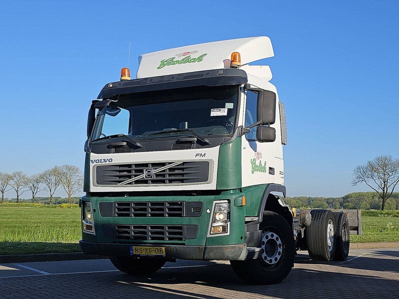 Volvo FM 9.300 6X2 NL-TRUCK - Kamion sa golom šasijom i zatvorenom kabinom: slika 1 Volvo FM 9.300 6X2 NL-TRUCK - Kamion sa golom šasijom i zatvorenom kabinom: slika 1