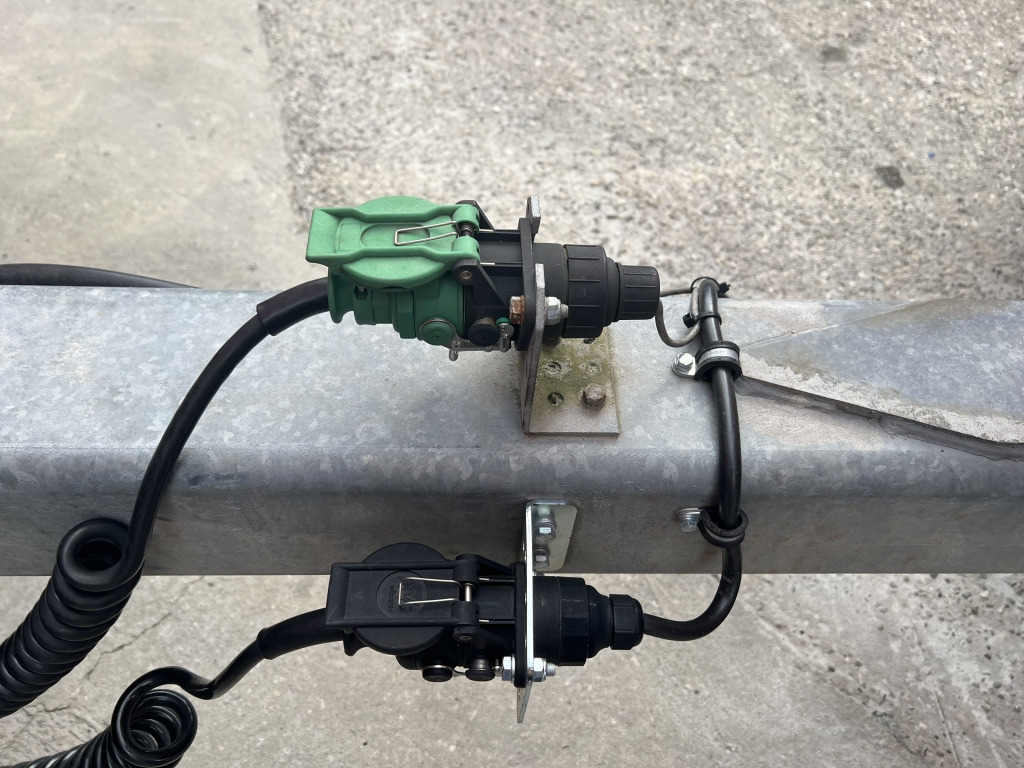 Ackermann Z-PA-F11,9/7,5 Tandem 7,3mP+P Luftfederung - Prikolica sa ceradom: slika 5 Ackermann Z-PA-F11,9/7,5 Tandem 7,3mP+P Luftfederung - Prikolica sa ceradom: slika 5