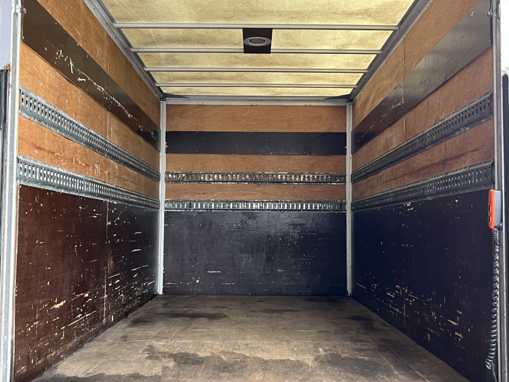 Iveco Daily 35C18 3.0 Euro4 Tempomat 4,15m Koffer+ LBW - Dostavno vozilo sa zatvorenim sandukom: slika 2 Iveco Daily 35C18 3.0 Euro4 Tempomat 4,15m Koffer+ LBW - Dostavno vozilo sa zatvorenim sandukom: slika 2