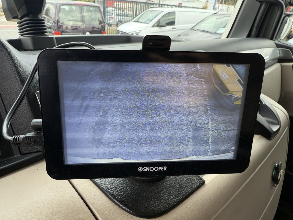 MAN TGL 12.220 Klimaautom. Kamera NAVI 7,1m Koff+LBW - Kamion sa zatvorenim sandukom: slika 2 MAN TGL 12.220 Klimaautom. Kamera NAVI 7,1m Koff+LBW - Kamion sa zatvorenim sandukom: slika 2