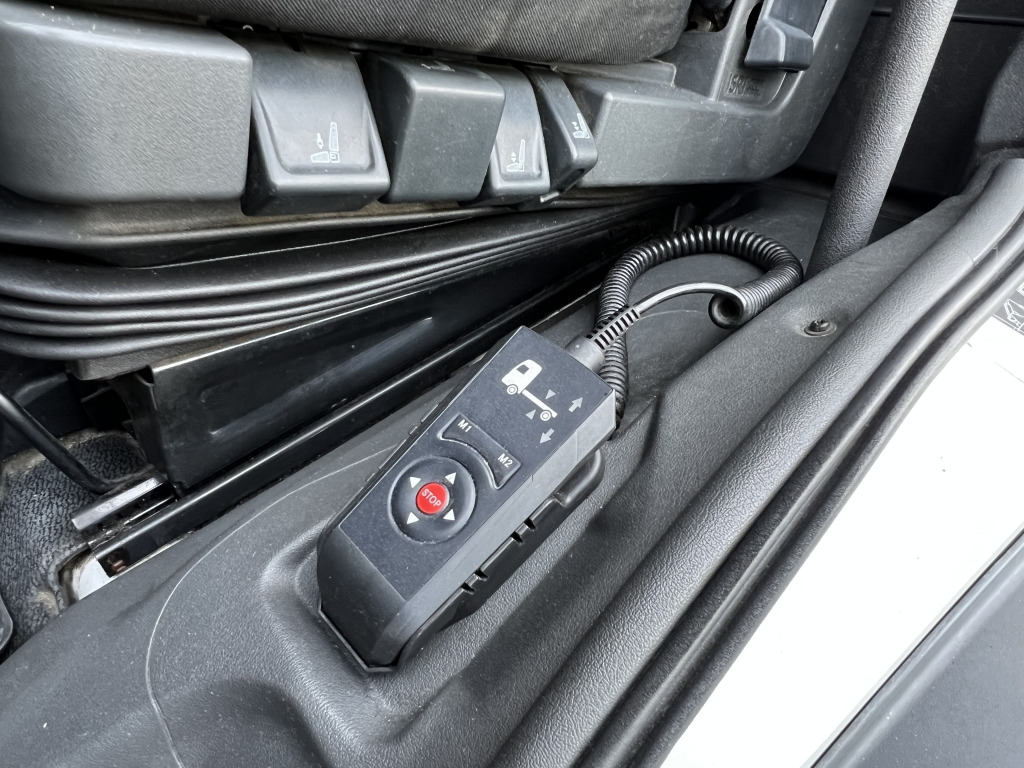 Mercedes-Benz Atego 818 Klima AHK 6,05m Koffer LBW Tempomat - Dostavno vozilo sa zatvorenim sandukom: slika 3 Mercedes-Benz Atego 818 Klima AHK 6,05m Koffer LBW Tempomat - Dostavno vozilo sa zatvorenim sandukom: slika 3