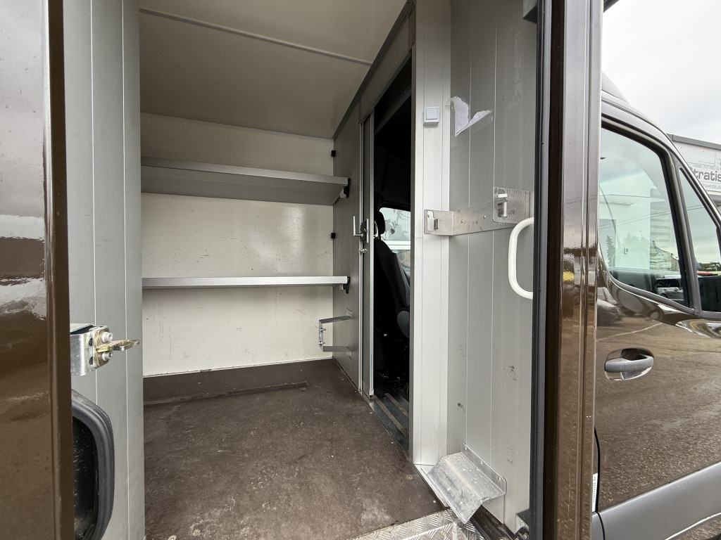 Mercedes-Benz Sprinter 315 CDI Klima Kamera UPS-Integralkoffer - Dostavno vozilo sa zatvorenim sandukom: slika 5 Mercedes-Benz Sprinter 315 CDI Klima Kamera UPS-Integralkoffer - Dostavno vozilo sa zatvorenim sandukom: slika 5
