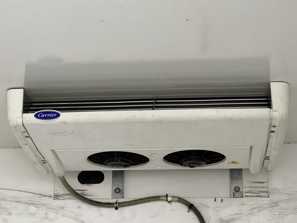 Mercedes-Benz Sprinter 316 CDI 4x4 3,4m CarrierViento Tiefkühl - Dostavno vozilo hladnjača: slika 4 Mercedes-Benz Sprinter 316 CDI 4x4 3,4m CarrierViento Tiefkühl - Dostavno vozilo hladnjača: slika 4