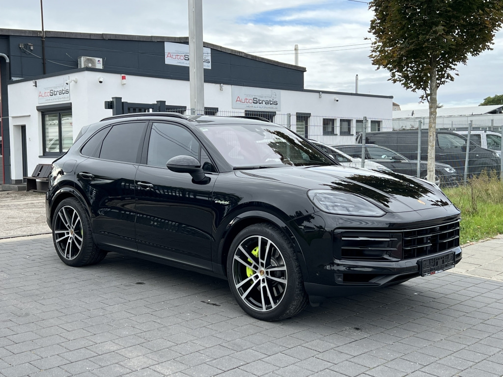 Porsche Cayenne S E-Hybrid InnoDrive HA-Lenk PDCC Burmes - SUV: slika 1 Porsche Cayenne S E-Hybrid InnoDrive HA-Lenk PDCC Burmes - SUV: slika 1