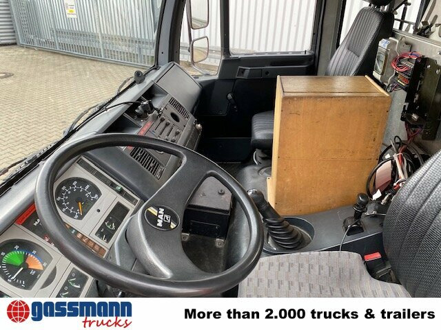 MAN 10.224 LC 4x2 BB Doka, TLF16/12, 6-Zylinder - Vatrogasni kamion: slika 4 MAN 10.224 LC 4x2 BB Doka, TLF16/12, 6-Zylinder - Vatrogasni kamion: slika 4