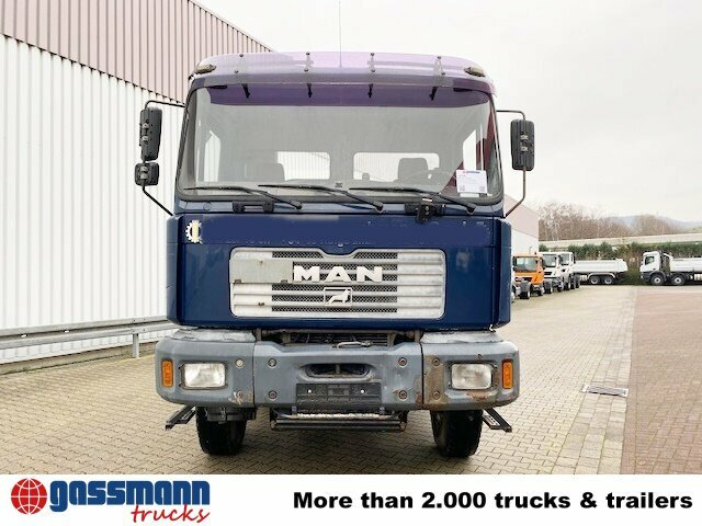 MAN T40 26.364/414 6x4, 6-Zylinder - Kamion sa golom šasijom i zatvorenom kabinom: slika 4 MAN T40 26.364/414 6x4, 6-Zylinder - Kamion sa golom šasijom i zatvorenom kabinom: slika 4