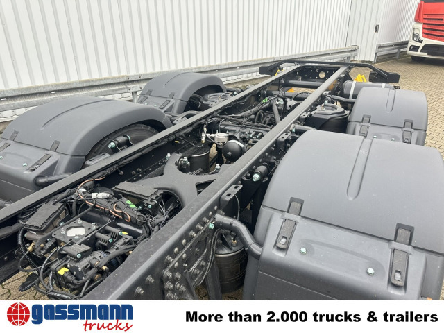 MAN TGS 26.440 6x2-4 LL CH, Lenk-/Liftachse, Navi, - Kamion sa golom šasijom i zatvorenom kabinom: slika 4 MAN TGS 26.440 6x2-4 LL CH, Lenk-/Liftachse, Navi, - Kamion sa golom šasijom i zatvorenom kabinom: slika 4