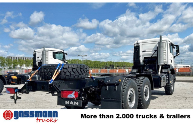 MAN TGS 33.440 6x6 BB CH, Euro2, Einzelbereifung - Kamion sa golom šasijom i zatvorenom kabinom: slika 5 MAN TGS 33.440 6x6 BB CH, Euro2, Einzelbereifung - Kamion sa golom šasijom i zatvorenom kabinom: slika 5