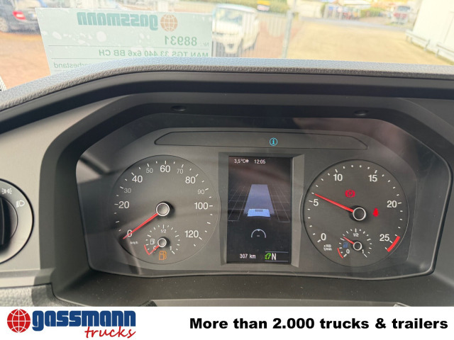 MAN TGS 33.440 6x6 BB CH, Hohe Bauart, Nebenantrieb - Kamion sa golom šasijom i zatvorenom kabinom: slika 2 MAN TGS 33.440 6x6 BB CH, Hohe Bauart, Nebenantrieb - Kamion sa golom šasijom i zatvorenom kabinom: slika 2