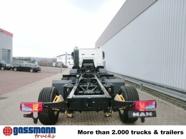 MAN TGS 50.480BB 10x4 Retarder, 3-f.NA - Kamion sa golom šasijom i zatvorenom kabinom: slika 4 MAN TGS 50.480BB 10x4 Retarder, 3-f.NA - Kamion sa golom šasijom i zatvorenom kabinom: slika 4