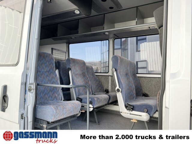 Mercedes-Benz 711 D-KA 4x2, Standklima, 11-Sitze, 2 x on stock - Minibus, Putnički kombi: slika 4 Mercedes-Benz 711 D-KA 4x2, Standklima, 11-Sitze, 2 x on stock - Minibus, Putnički kombi: slika 4