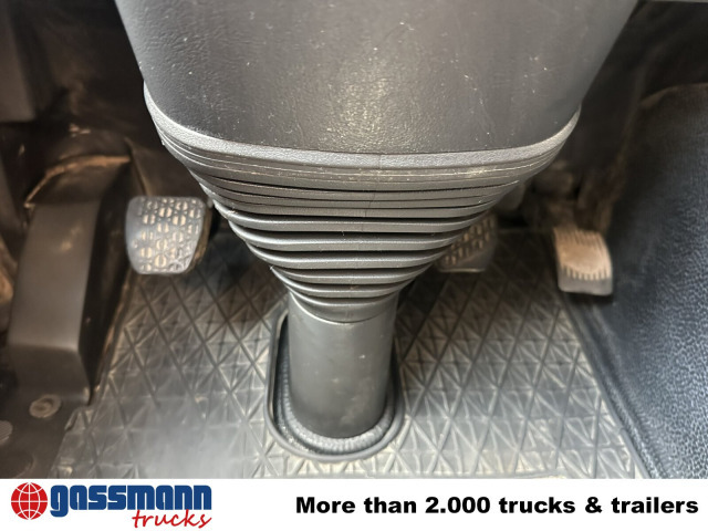 Mercedes-Benz Actros 3348 AK 6x6 - Kamion sa golom šasijom i zatvorenom kabinom: slika 4 Mercedes-Benz Actros 3348 AK 6x6 - Kamion sa golom šasijom i zatvorenom kabinom: slika 4