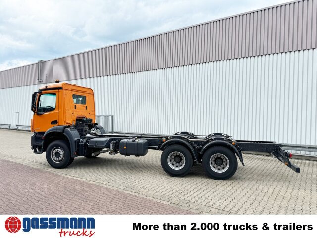 Mercedes-Benz Arocs 2633 6x4, 2x Nebenantrieb - Kamion sa golom šasijom i zatvorenom kabinom: slika 2 Mercedes-Benz Arocs 2633 6x4, 2x Nebenantrieb - Kamion sa golom šasijom i zatvorenom kabinom: slika 2