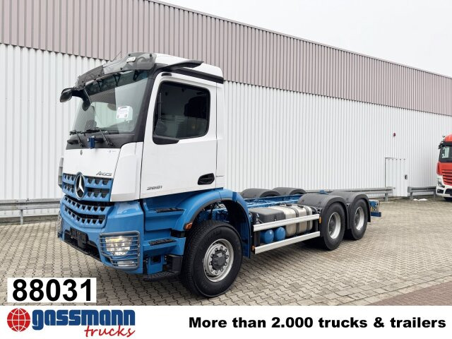 Mercedes-Benz Arocs 2651 L 6x6, HydroDrive, MirrorCam, - Kamion sa golom šasijom i zatvorenom kabinom: slika 1 Mercedes-Benz Arocs 2651 L 6x6, HydroDrive, MirrorCam, - Kamion sa golom šasijom i zatvorenom kabinom: slika 1