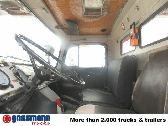 Mercedes-Benz L 1519 4x2 Feuerwehr Drehleiter DL30 - Vatrogasni kamion: slika 4 Mercedes-Benz L 1519 4x2 Feuerwehr Drehleiter DL30 - Vatrogasni kamion: slika 4