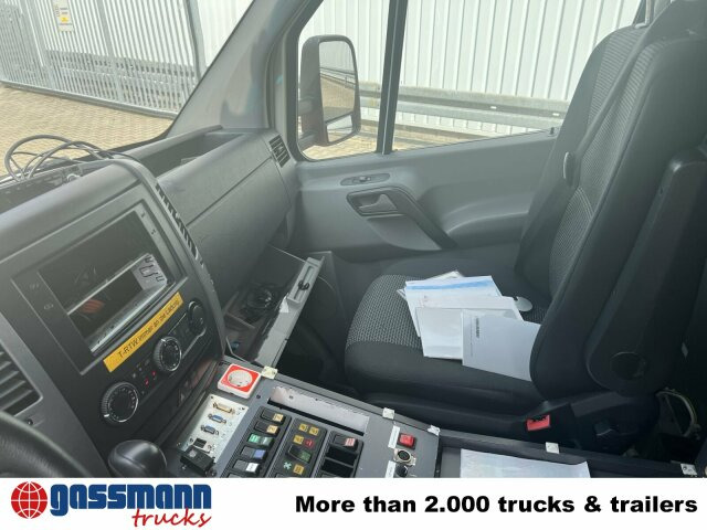 Mercedes-Benz Sprinter 516 CDI 4x2, Rettungswagen, Bi-Xenon - Furgon: slika 3 Mercedes-Benz Sprinter 516 CDI 4x2, Rettungswagen, Bi-Xenon - Furgon: slika 3