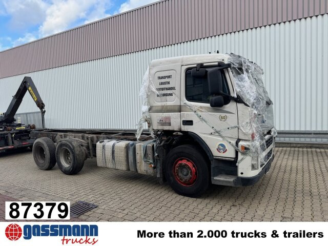 Volvo FM 380 6x4 R mit Brandschaden - Istovarivač: slika 1 Volvo FM 380 6x4 R mit Brandschaden - Istovarivač: slika 1