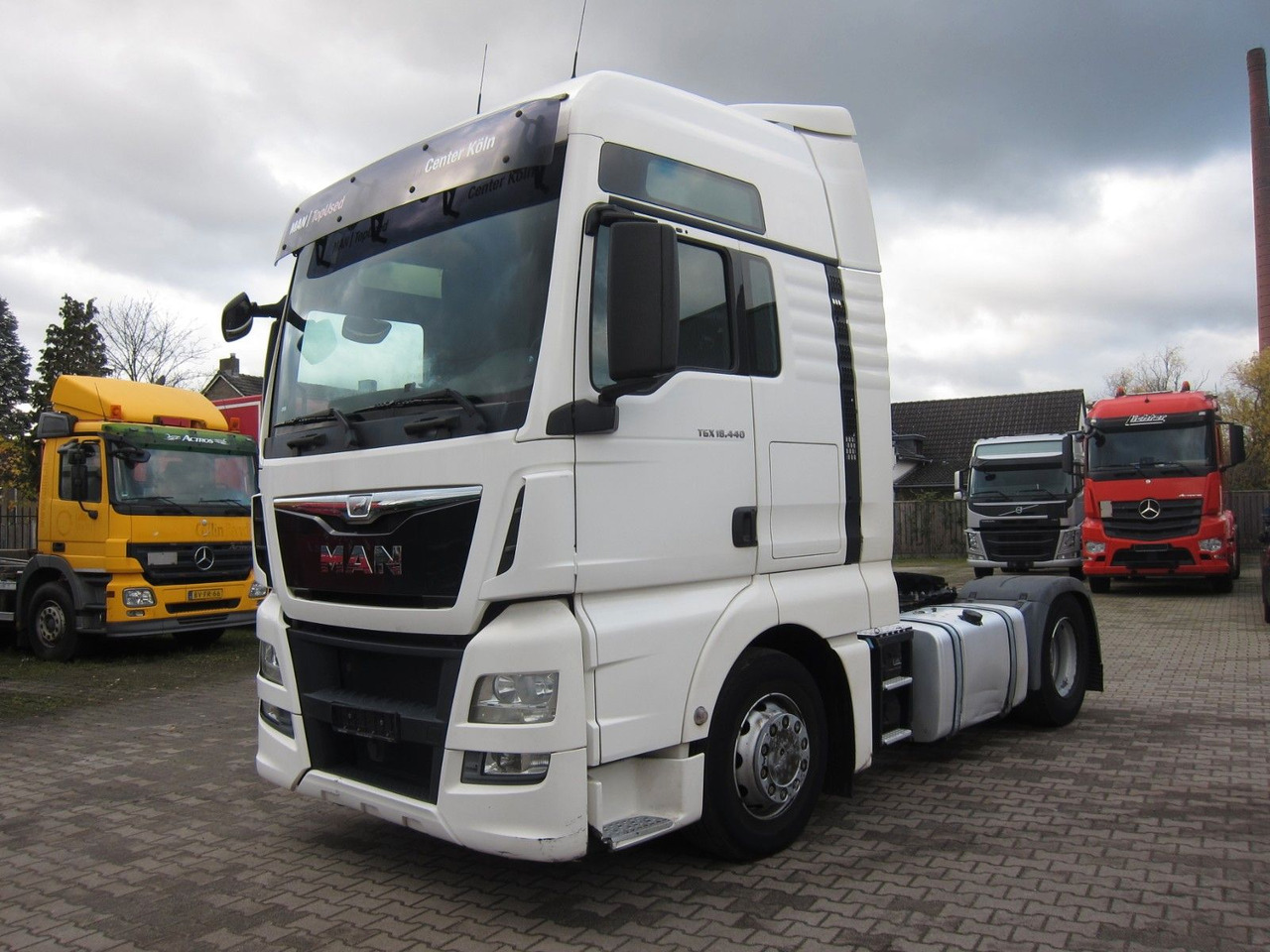MAN TGX 18 440 XXL Retarder 730tkm 2xTank - Tegljač: slika 3 MAN TGX 18 440 XXL Retarder 730tkm 2xTank - Tegljač: slika 3