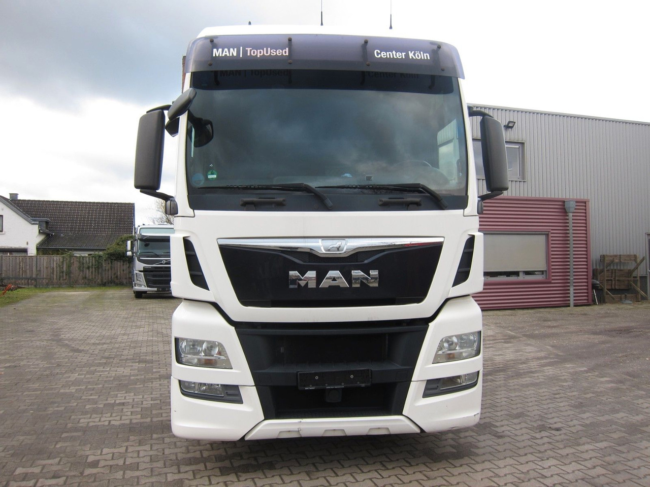 MAN TGX 18 440 XXL Retarder 730tkm 2xTank - Tegljač: slika 2 MAN TGX 18 440 XXL Retarder 730tkm 2xTank - Tegljač: slika 2