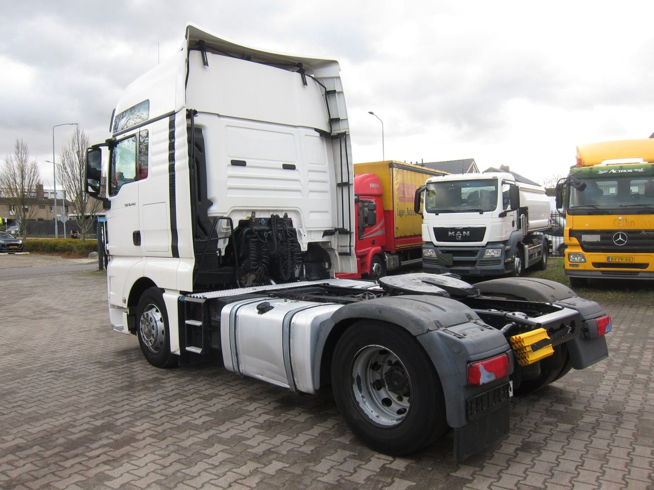 MAN TGX 18 440 XXL Retarder 730tkm 2xTank - Tegljač: slika 4 MAN TGX 18 440 XXL Retarder 730tkm 2xTank - Tegljač: slika 4
