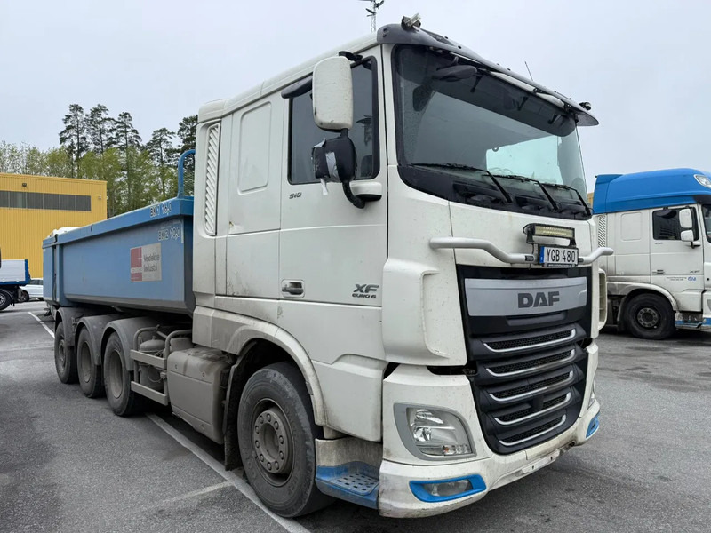 DAF XF 510 Ginaf 8x4*4 - Tipper - Euro 6 - Steering axle - Steel front suspension - Istovarivač: slika 1 DAF XF 510 Ginaf 8x4*4 - Tipper - Euro 6 - Steering axle - Steel front suspension - Istovarivač: slika 1