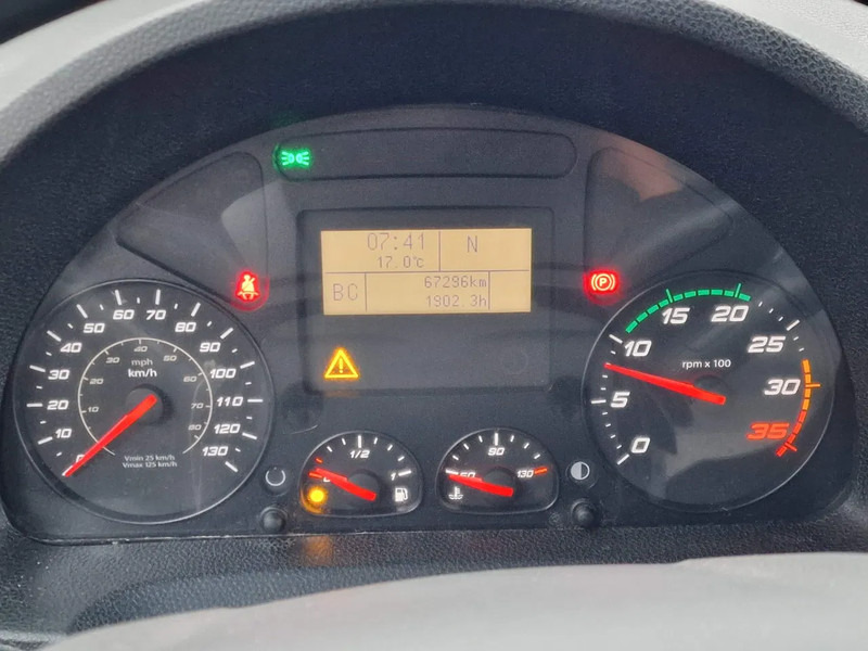 Kamion sa zatvorenim sandukom Iveco EuroCargo 160 210 - Isotherm box - Zepro loadlift - Low KM - Airco - Camera: slika 14