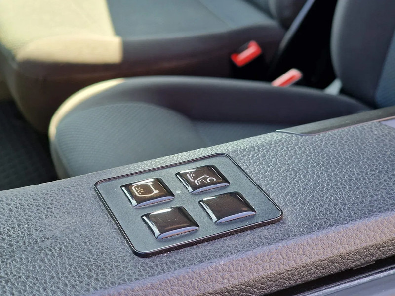 Korisno/ Posebno vozilo, Dostavno vozilo Volkswagen Multivan 2.0 TDI 150KW 4 Motion - Hearse / Leichenwagen / Rouwauto - 2x Coffin: slika 20