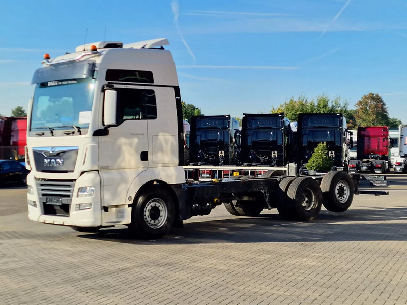 MAN TGX 26.500 6x2 XXL - Chassis - Full air - Night clima - AS Tronic - - Kamion sa golom šasijom i zatvorenom kabinom: slika 3 MAN TGX 26.500 6x2 XXL - Chassis - Full air - Night clima - AS Tronic - - Kamion sa golom šasijom i zatvorenom kabinom: slika 3