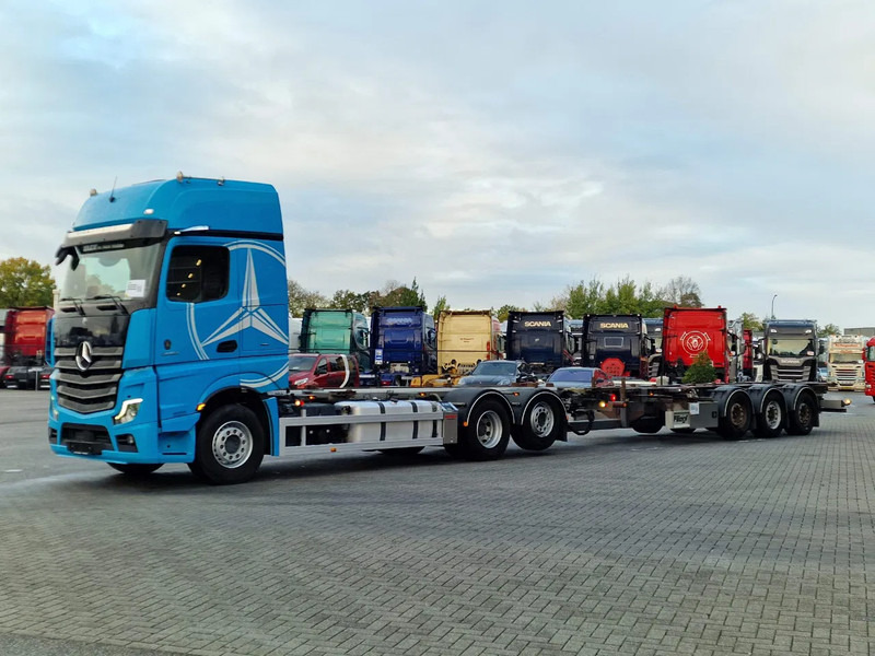 Mercedes-Benz Actros 2553 6x2 - BDF - Retarder - 4.90 WB - Full air + Fliegl trailer 2017 - Kamion za prevoz kontejnera/ Kamion sa promenjivim sandukom: slika 3 Mercedes-Benz Actros 2553 6x2 - BDF - Retarder - 4.90 WB - Full air + Fliegl trailer 2017 - Kamion za prevoz kontejnera/ Kamion sa promenjivim sandukom: slika 3