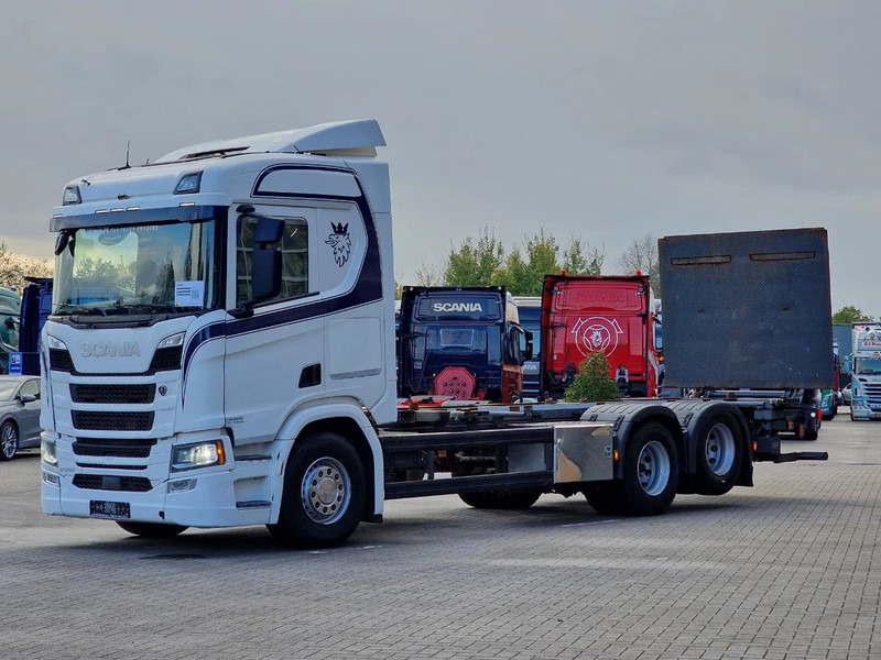 Kamion sa golom šasijom i zatvorenom kabinom Scania R500 NGS 6x2 - Chassis - 4.95 WB - Loadlift - Retarder - Full air - Navi - Led: slika 6
