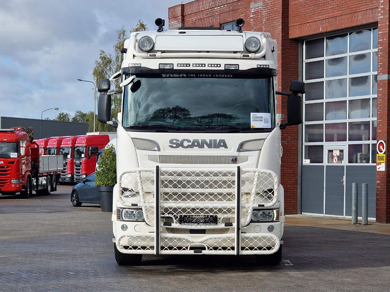 Scania R520 V8 8x2*4 - Tank - 19.000L - 4 compartments - Pump and counter - Retarder - Kamion cisterna: slika 2 Scania R520 V8 8x2*4 - Tank - 19.000L - 4 compartments - Pump and counter - Retarder - Kamion cisterna: slika 2