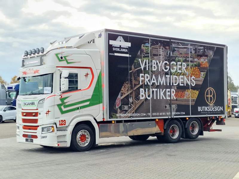 Scania R580 V8 NGS Highline 6x2 - Box with sidedoors - Loadlift - Retarder - Full air - 475 wb - Kamion sa zatvorenim sandukom: slika 3 Scania R580 V8 NGS Highline 6x2 - Box with sidedoors - Loadlift - Retarder - Full air - 475 wb - Kamion sa zatvorenim sandukom: slika 3