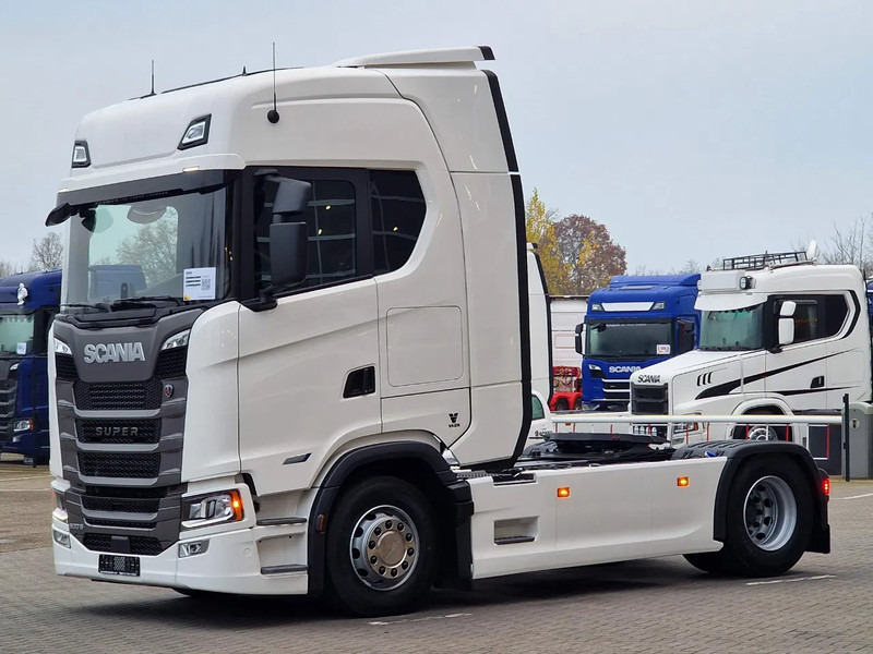 Scania 500S NGS Highline 4x2 - NEW - Retarder - Full air - New dashboard - Led - Full spoiler - 2x tank - Tegljač: slika 3 Scania 500S NGS Highline 4x2 - NEW - Retarder - Full air - New dashboard - Led - Full spoiler - 2x tank - Tegljač: slika 3