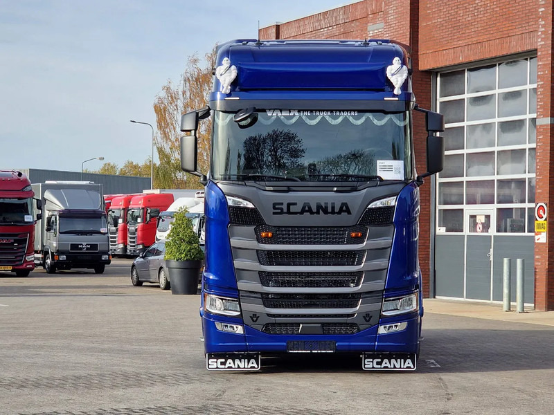 Scania 660S V8 NGS Highline 4x2 - Full spec - Retarder - Night Clima - Leather - Led - Full air - New Dashboard - Tegljač: slika 2 Scania 660S V8 NGS Highline 4x2 - Full spec - Retarder - Night Clima - Leather - Led - Full air - New Dashboard - Tegljač: slika 2