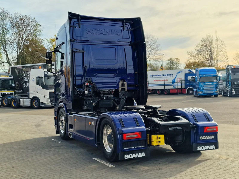 Scania 660S V8 NGS Highline 4x2 - Full spec - Retarder - Night Clima - Leather - Led - Full air - New Dashboard - Tegljač: slika 5 Scania 660S V8 NGS Highline 4x2 - Full spec - Retarder - Night Clima - Leather - Led - Full air - New Dashboard - Tegljač: slika 5