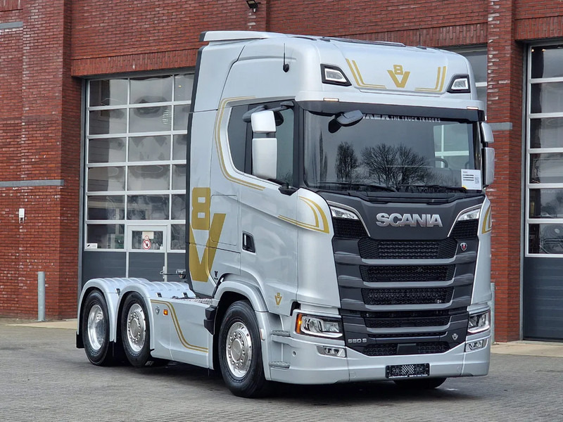 Scania 660S V8 NGS Highline 6x2/4 - New - Full spec - Retarder - Night clima - Led - Leather - Navi - Tegljač: slika 1 Scania 660S V8 NGS Highline 6x2/4 - New - Full spec - Retarder - Night clima - Led - Leather - Navi - Tegljač: slika 1