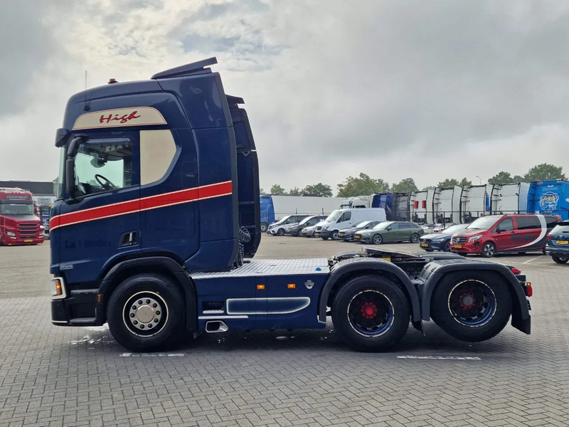Scania R520 V8 NGS Highline 6x2 - PTO/Hydraulic - Full air - 2.95 WB - Navi - Fridge - Sliding 5th wheel - Tegljač: slika 4 Scania R520 V8 NGS Highline 6x2 - PTO/Hydraulic - Full air - 2.95 WB - Navi - Fridge - Sliding 5th wheel - Tegljač: slika 4