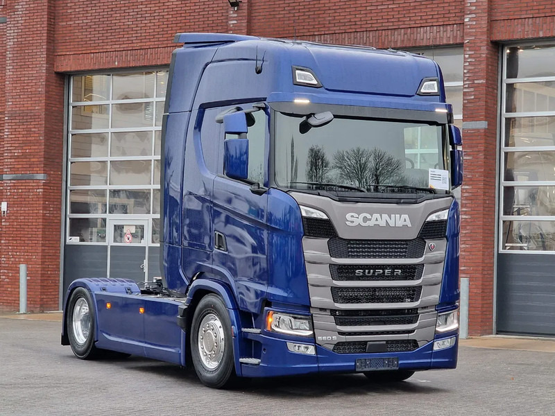 Scania S560 Highline 4x2 - Full spec - Retader - Night clima - Full air - Facelift - 2x tank - Tegljač: slika 1 Scania S560 Highline 4x2 - Full spec - Retader - Night clima - Full air - Facelift - 2x tank - Tegljač: slika 1