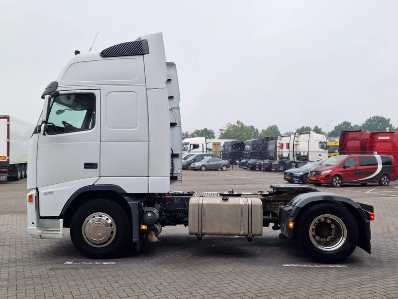 Volvo FH 13.440 Globetrotter XL 4x2 - Manual gearbox - Euro 5 - Low KM - Tegljač: slika 4 Volvo FH 13.440 Globetrotter XL 4x2 - Manual gearbox - Euro 5 - Low KM - Tegljač: slika 4