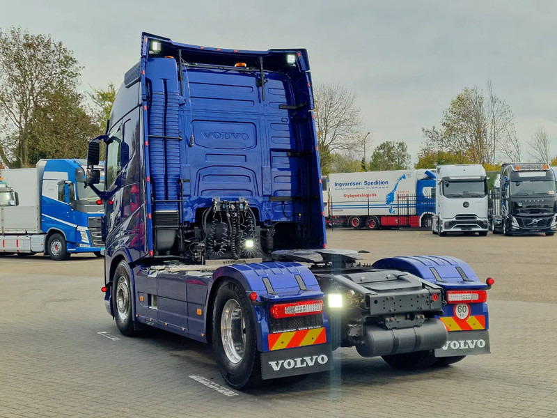 Volvo FH 13.500 Globetrotter 4x2 - Full air - Bull bar - Leather - Fridge - Lightbar - Tegljač: slika 5 Volvo FH 13.500 Globetrotter 4x2 - Full air - Bull bar - Leather - Fridge - Lightbar - Tegljač: slika 5