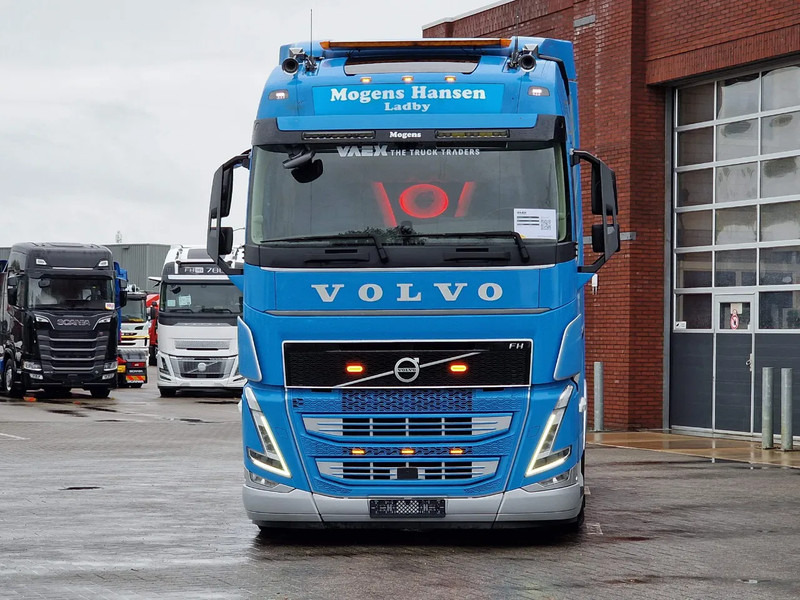 Volvo FH 13.500 Globetrotter 6x2 - I Save - PTO/hydraulics - Full air - Custom interior - Tegljač: slika 2 Volvo FH 13.500 Globetrotter 6x2 - I Save - PTO/hydraulics - Full air - Custom interior - Tegljač: slika 2