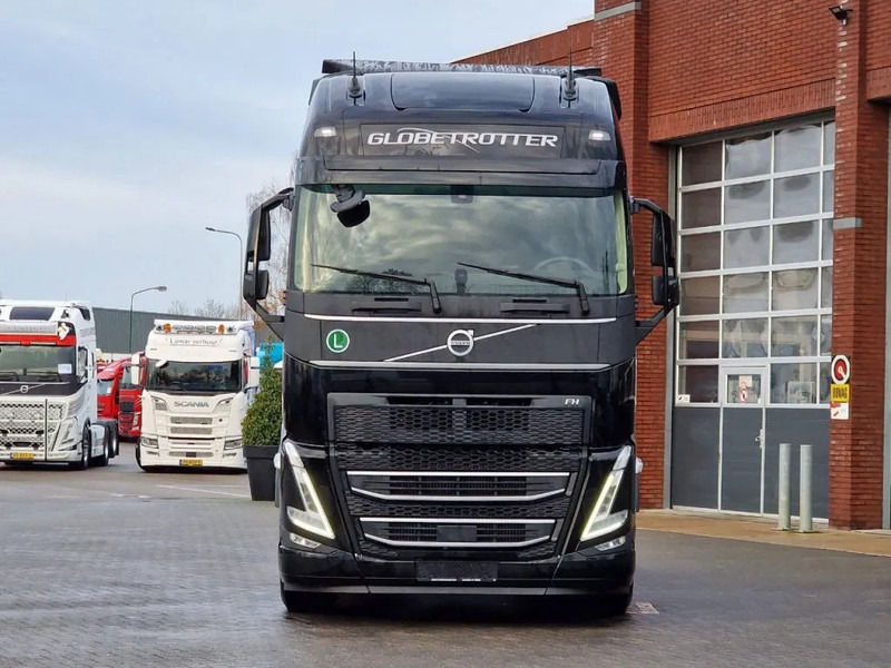 Volvo FH 13.500 Globetrotter XL 4x2 - NEW - Full spec - I parkcool - Full air - - Tegljač: slika 2 Volvo FH 13.500 Globetrotter XL 4x2 - NEW - Full spec - I parkcool - Full air - - Tegljač: slika 2