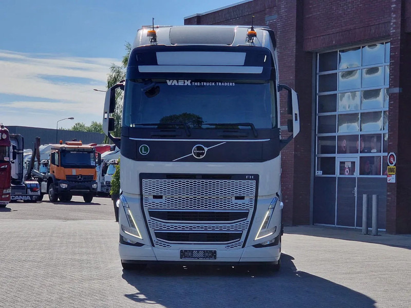 Volvo FH 13.500 Globetrotter XL 4x2 - NEW - Full spec - I parkcool - Full air - - Tegljač: slika 2 Volvo FH 13.500 Globetrotter XL 4x2 - NEW - Full spec - I parkcool - Full air - - Tegljač: slika 2