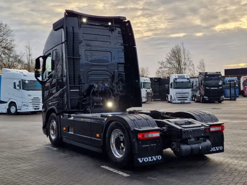 Volvo FH 13.500 Globetrotter XL 4x2 - NEW - Full spec - I parkcool - Full air - - Tegljač: slika 4 Volvo FH 13.500 Globetrotter XL 4x2 - NEW - Full spec - I parkcool - Full air - - Tegljač: slika 4