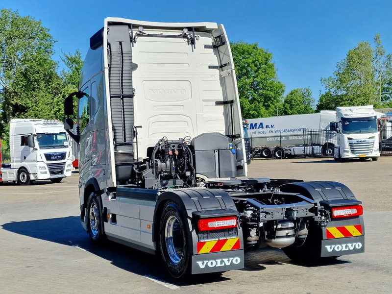 Volvo FH 13.500 Globetrotter XL 4x2 - NEW - Full spec - I parkcool - Full air - - Tegljač: slika 5 Volvo FH 13.500 Globetrotter XL 4x2 - NEW - Full spec - I parkcool - Full air - - Tegljač: slika 5