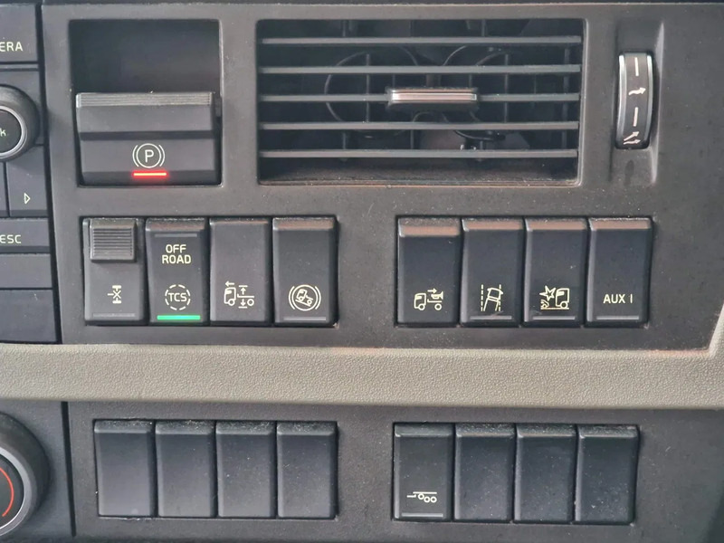 Lizing Volvo FH 13.460 Globetrotter XL 4x2 - Box with side doors - Manual gearbox - Full air Volvo FH 13.460 Globetrotter XL 4x2 - Box with side doors - Manual gearbox - Full air: slika 17 Lizing Volvo FH 13.460 Globetrotter XL 4x2 - Box with side doors - Manual gearbox - Full air Volvo FH 13.460 Globetrotter XL 4x2 - Box with side doors - Manual gearbox - Full air: slika 17