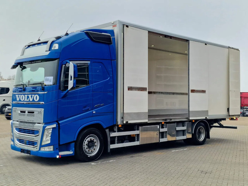 Volvo FH 13.460 Globetrotter XL 4x2 - Box with side doors - Manual gearbox - Full air - Kamion sa zatvorenim sandukom: slika 4 Volvo FH 13.460 Globetrotter XL 4x2 - Box with side doors - Manual gearbox - Full air - Kamion sa zatvorenim sandukom: slika 4